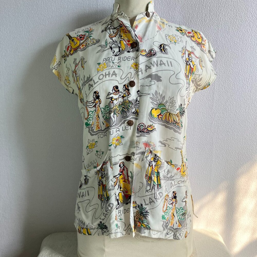 1940s 1950s Hawaiian Tea Timer Rayon Blouse with Pockets